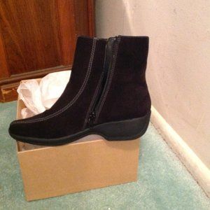 WOMAN'S SHOE SALE